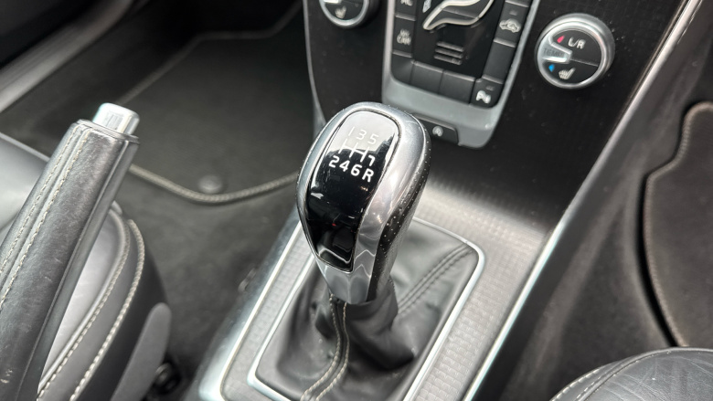 Volvo V40 T2 [122] R DESIGN Edition 5dr Petrol Hatchback